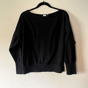 Gap Black Slouchy Sweater. No Size Tag, fits like a Medium.